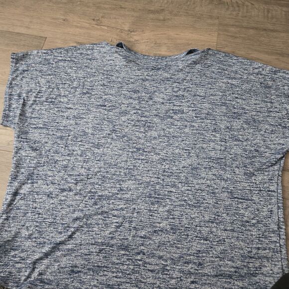 Workout top - Picture 4 of 4